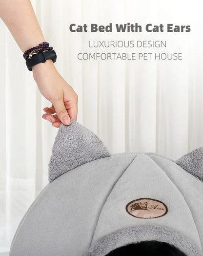 Pet bed with cat ears